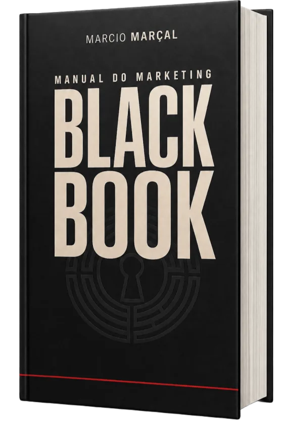 Livro físico Manual do Marketing Black Book, de Marcio Marçal, em formato vertical de 15,3 por 22,5 centímetros
